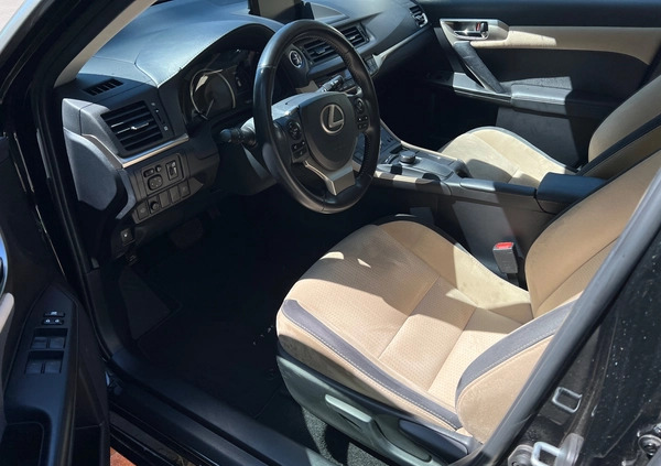 Lexus CT cena 92900 przebieg: 76900, rok produkcji 2017 z Sulejówek małe 154